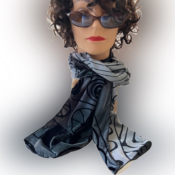 🎭Hand Painted Reversible Art Silk/Rayon-Velvet Oblong Scarf—Lisa Kiss New York - Picture 11 of 17